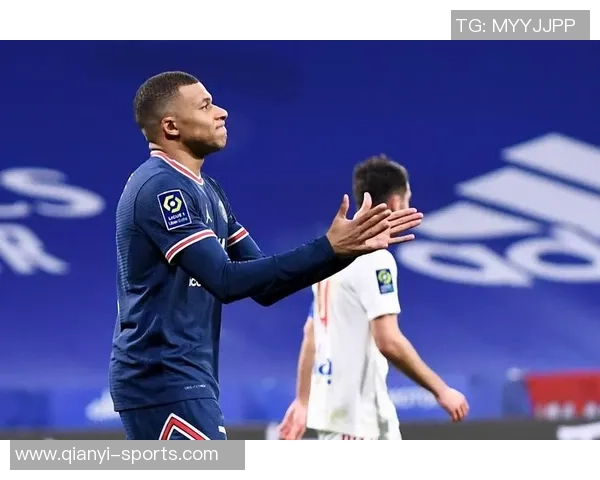 姆巴佩精彩过人后空门失误遗憾击中横梁令人扼腕叹息